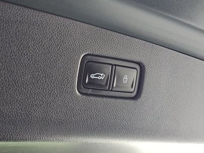 2022 Genesis GV70 thumbnail 17