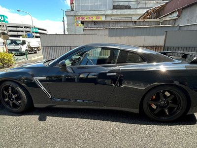 NISSAN GT-R - 8