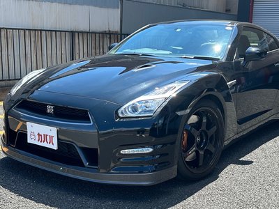 NISSAN GT-R - 1