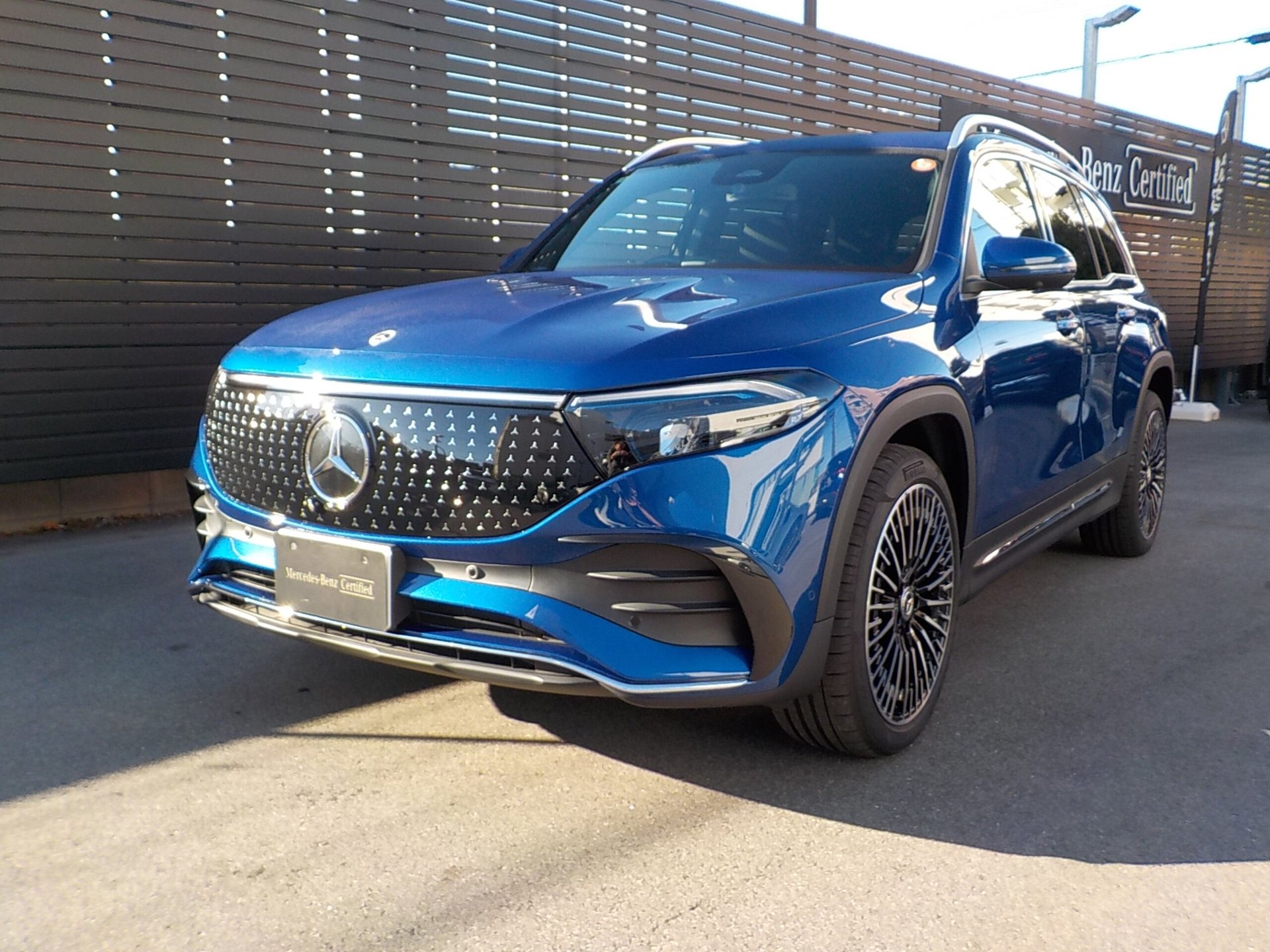 MERCEDES-BENZ EQB - View 1