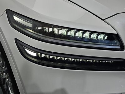 2023 Genesis GV80 photo 9