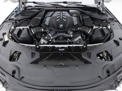 BMW 8 SERIES - 7