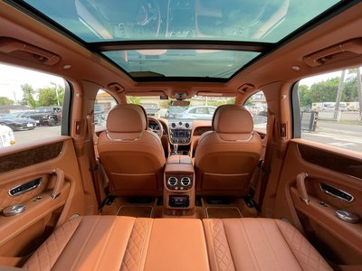 صورة مصغرة 32 لـ 2017 Bentley BENTAYGA