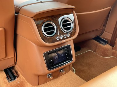 صورة مصغرة 33 لـ 2017 Bentley BENTAYGA
