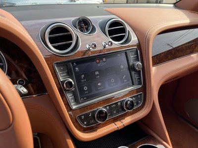 صورة مصغرة 23 لـ 2017 Bentley BENTAYGA