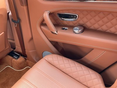 صورة مصغرة 34 لـ 2017 Bentley BENTAYGA