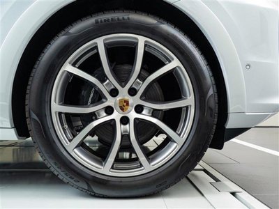 PORSCHE CAYENNE - 7