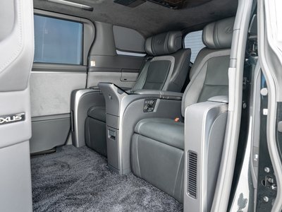 2024 Lexus LM — миниатюра 32