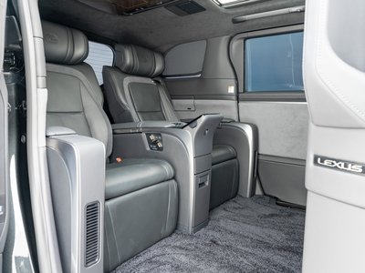 2024 Lexus LM — миниатюра 33