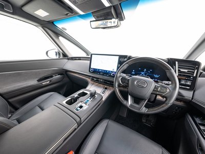 2024 Lexus LM — миниатюра 21