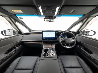 2024 Lexus LM — миниатюра 22