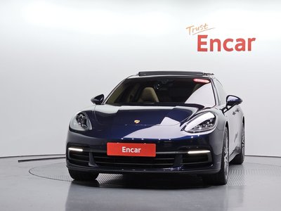 2019 Porsche PANAMERA 照片 3