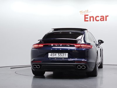 2019 Porsche PANAMERA 照片 4