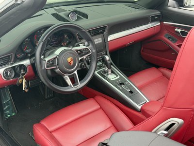 2017 Porsche 911 thumbnail 11