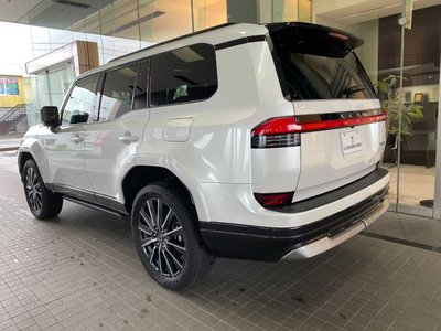 صورة 6 لـ 2025 Lexus GX