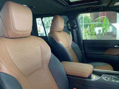 صورة مصغرة 33 لـ 2025 Lexus GX