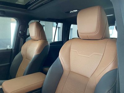 صورة مصغرة 36 لـ 2025 Lexus GX
