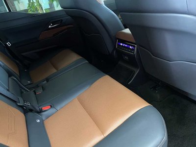 صورة مصغرة 37 لـ 2025 Lexus GX