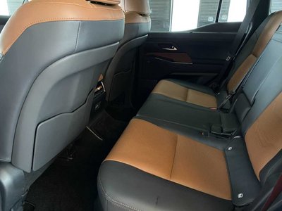 صورة مصغرة 39 لـ 2025 Lexus GX