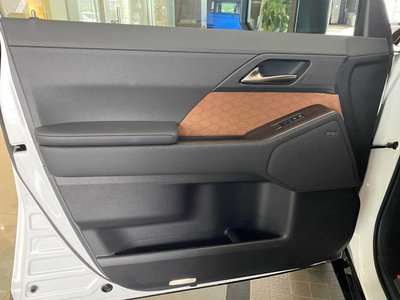 صورة مصغرة 34 لـ 2025 Lexus GX