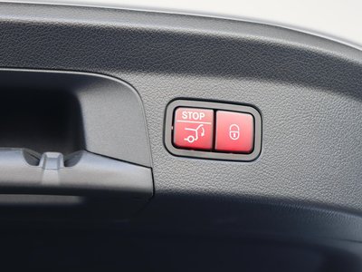 2025 Mercedes-BENZ GLE AMG — миниатюра 15