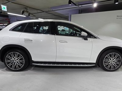 MERCEDES-BENZ EQE - 9