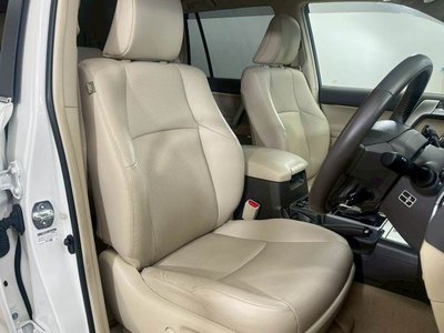 TOYOTA LAND CRUISER PRADO - 5
