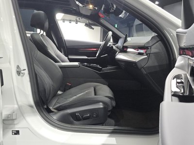 صورة مصغرة 16 لـ 2025 BMW 5 SERIES
