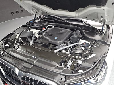 2025 BMW 5 SERIES 照片 7