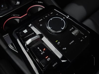 صورة مصغرة 12 لـ 2025 BMW 5 SERIES
