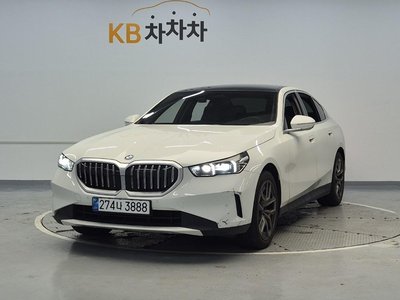2025 BMW 5 SERIES — фото 1