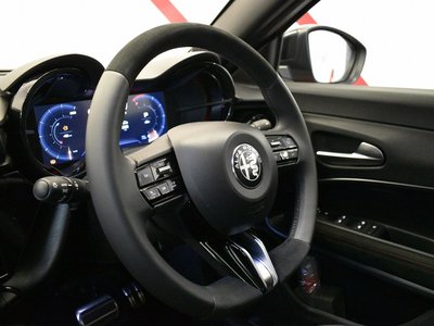 صورة 12 لـ 2025 ALFA Romeo JUNIOR