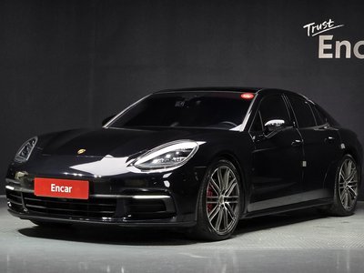 PORSCHE PANAMERA - 1