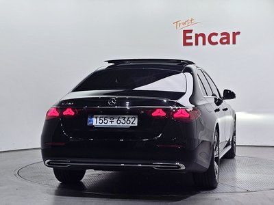 MERCEDES-BENZ E-CLASS - 4