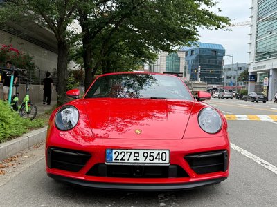 PORSCHE 911 - 4