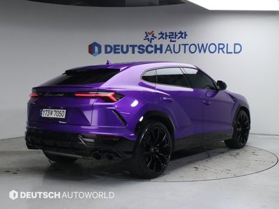 LAMBORGHINI URUS - 5