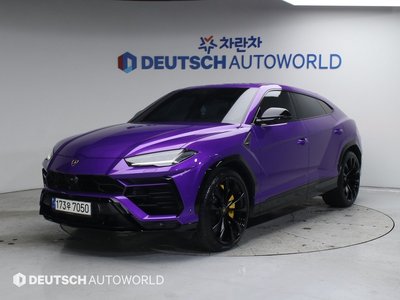 LAMBORGHINI URUS - 1