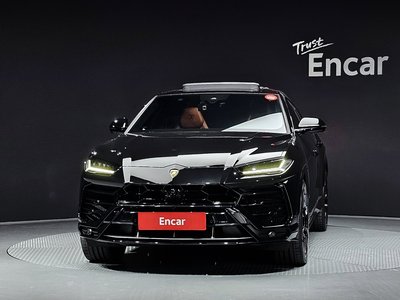 LAMBORGHINI URUS - 2