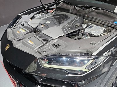 LAMBORGHINI URUS - 7