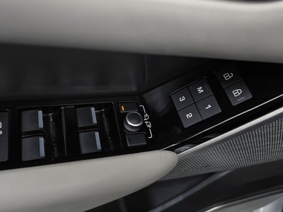 2021 LAND Rover RANGE ROVER VELAR thumbnail 27