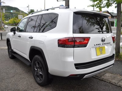 TOYOTA LAND CRUISER 300 - 6