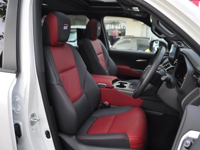 TOYOTA LAND CRUISER 300 - 9