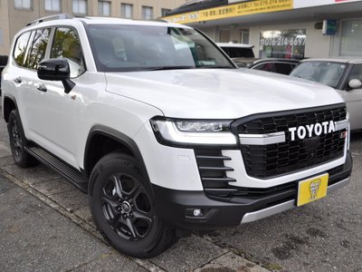 TOYOTA LAND CRUISER 300 - 1