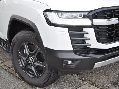 TOYOTA LAND CRUISER 300 - 4