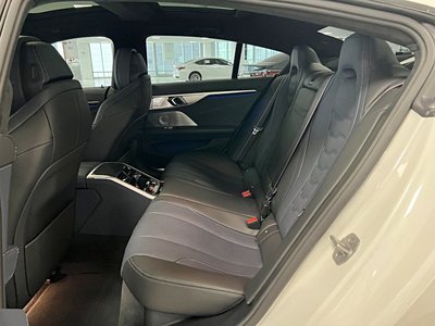 2025 BMW 8 SERIES 缩略图 12
