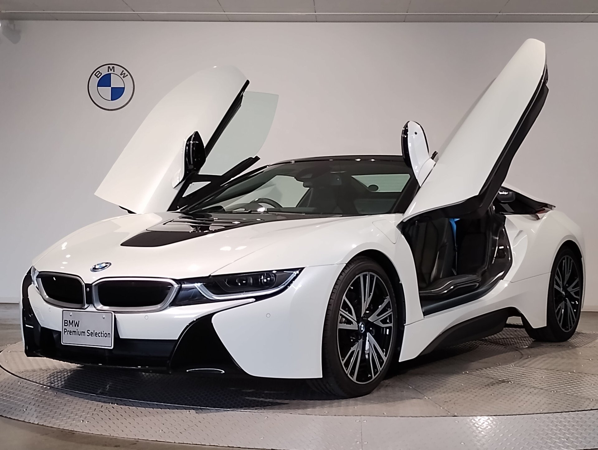 BMW I8 ROADSTER - View 1