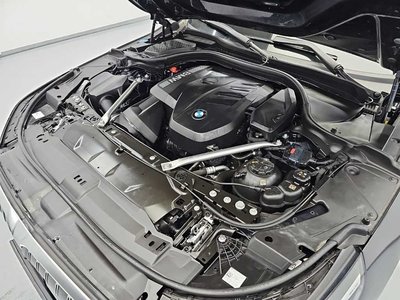 2024 BMW 5 SERIES photo 6