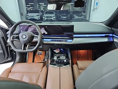 2024 BMW 5 SERIES photo 5