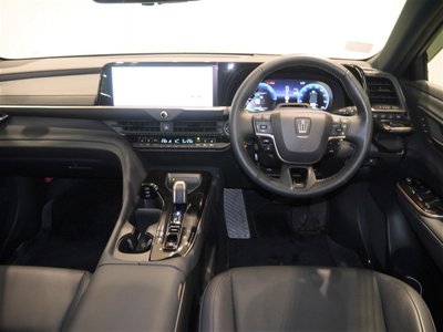 2024 Toyota CROWN SPORT photo 5