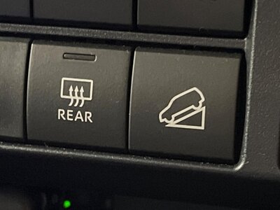 TOYOTA LAND CRUISER 70 - 7